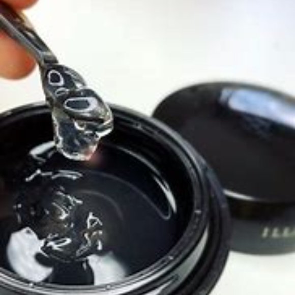 ILLAMASQUA Hydra Veil Primer - Picture 3 of 15